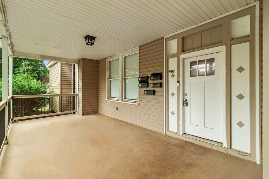 907 W 5th Ave, Gastonia, NC for sale - Interior Photo - Image 3 of 10