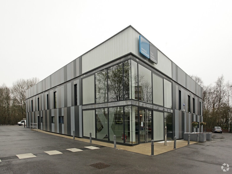 Garrett Field, Warrington for sale - Primary Photo - Image 1 of 1