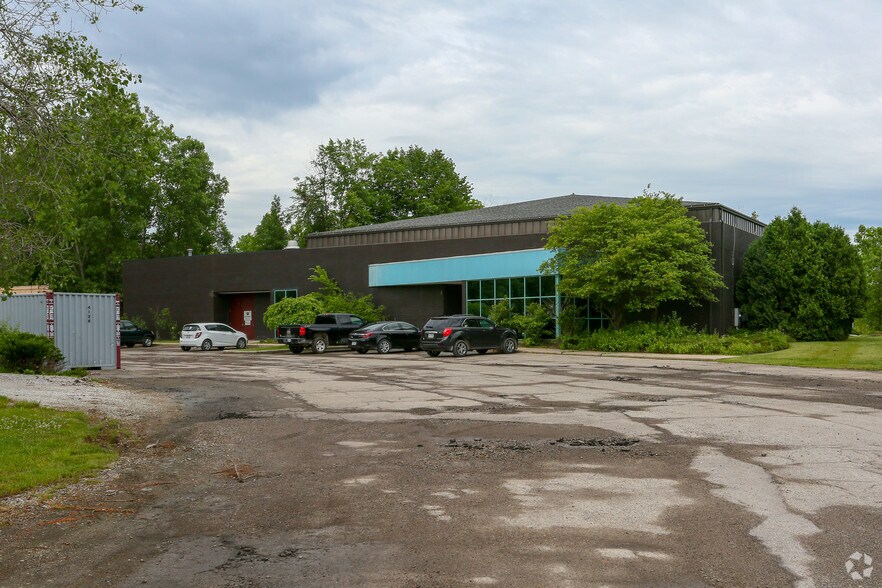 5055 Pilgrim Rd, Flint, MI for sale - Primary Photo - Image 1 of 1