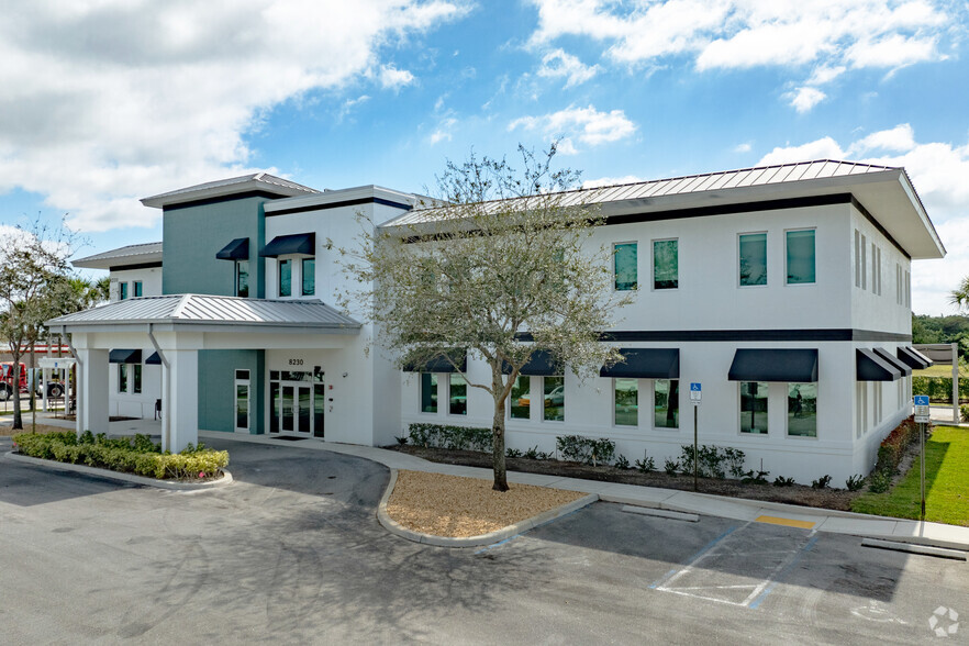 8230 210th St S, Boca Raton, FL for lease - Building Photo - Image 1 of 22