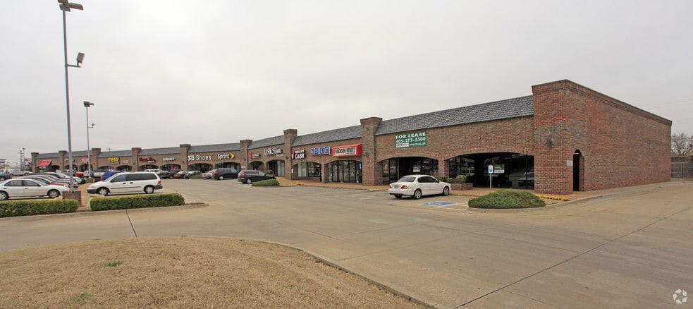 6401 NW Expressway, Oklahoma City, OK for lease - Primary Photo - Image 2 of 3