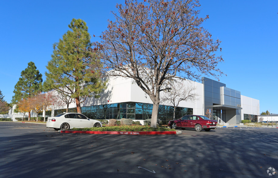 6607-6657 Kaiser Dr, Fremont, CA for lease - Building Photo - Image 1 of 4