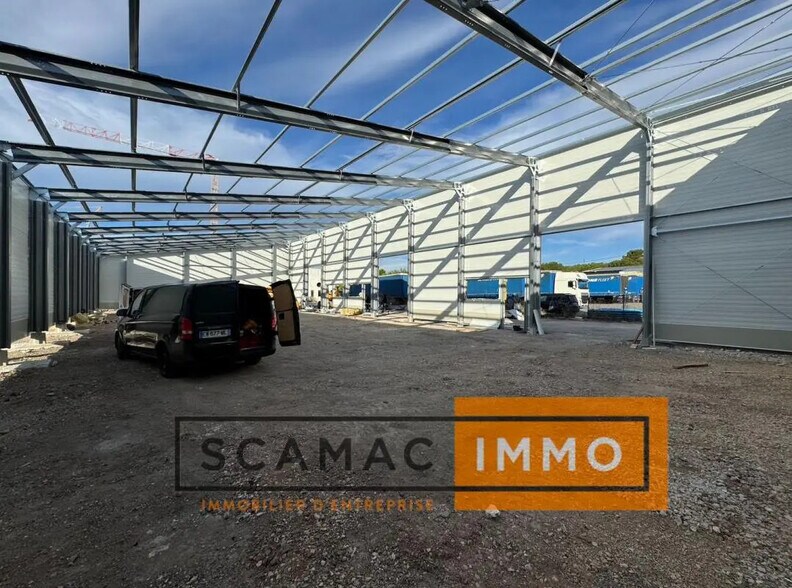 Industrial in Rognac for lease - Interior Photo - Image 2 of 7