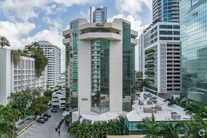 999 Brickell Ave, Miami, FL for lease - Building Photo - Image 2 of 16