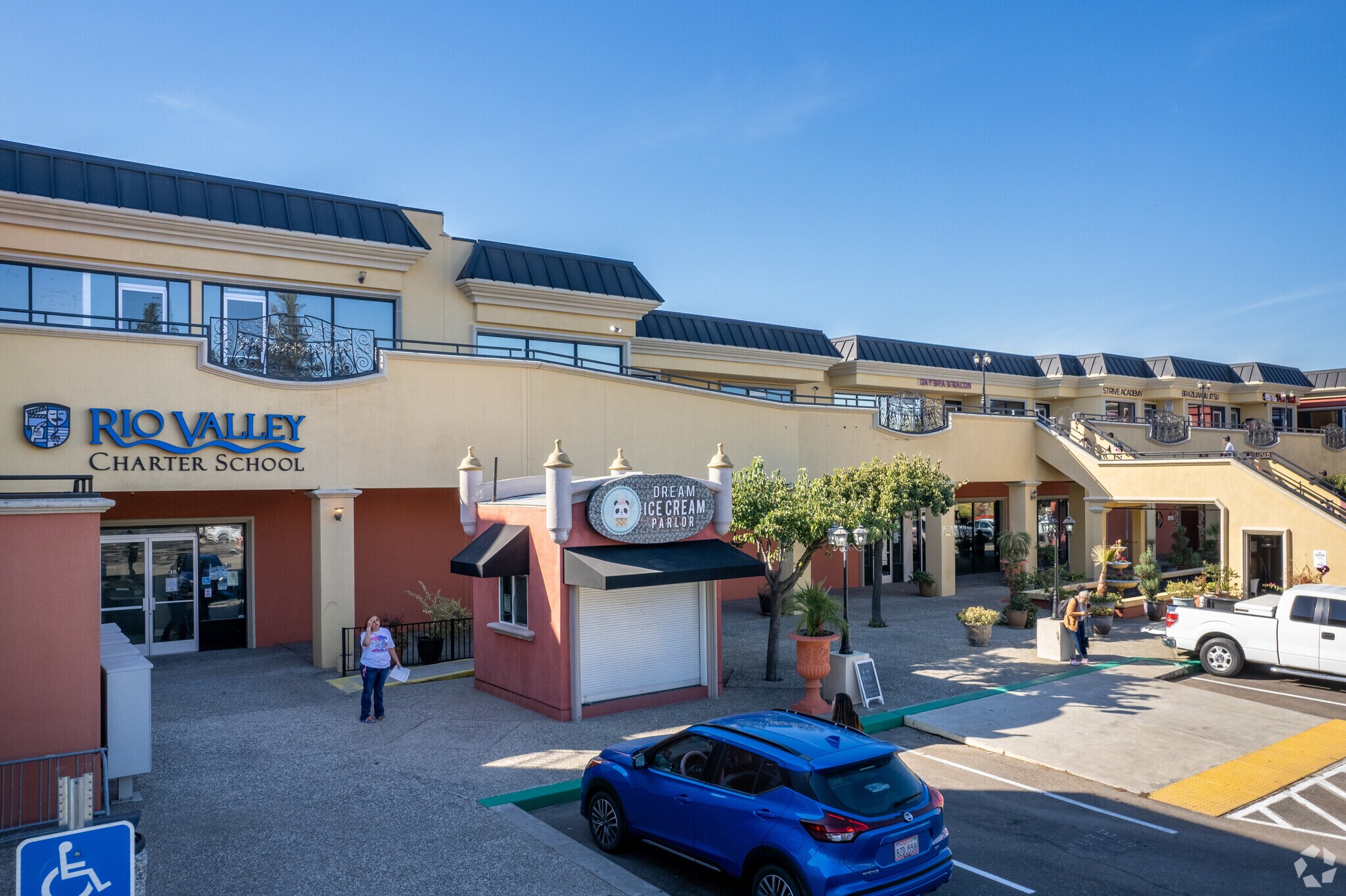 1110 W Kettleman Ln, Lodi, CA 95240 Bella Terra Plaza