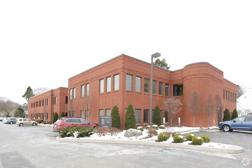 2081 W Ridge Rd, Rochester, NY for lease - Building Photo - Image 1 of 2