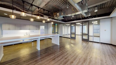 901 5th Ave, Seattle, WA for lease Interior Photo- Image 2 of 10