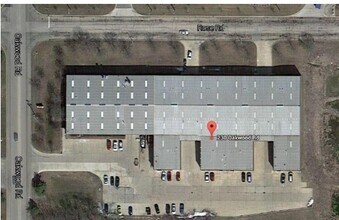 230-238 Oakwood Rd, Lake Zurich, IL - Aerial  map view