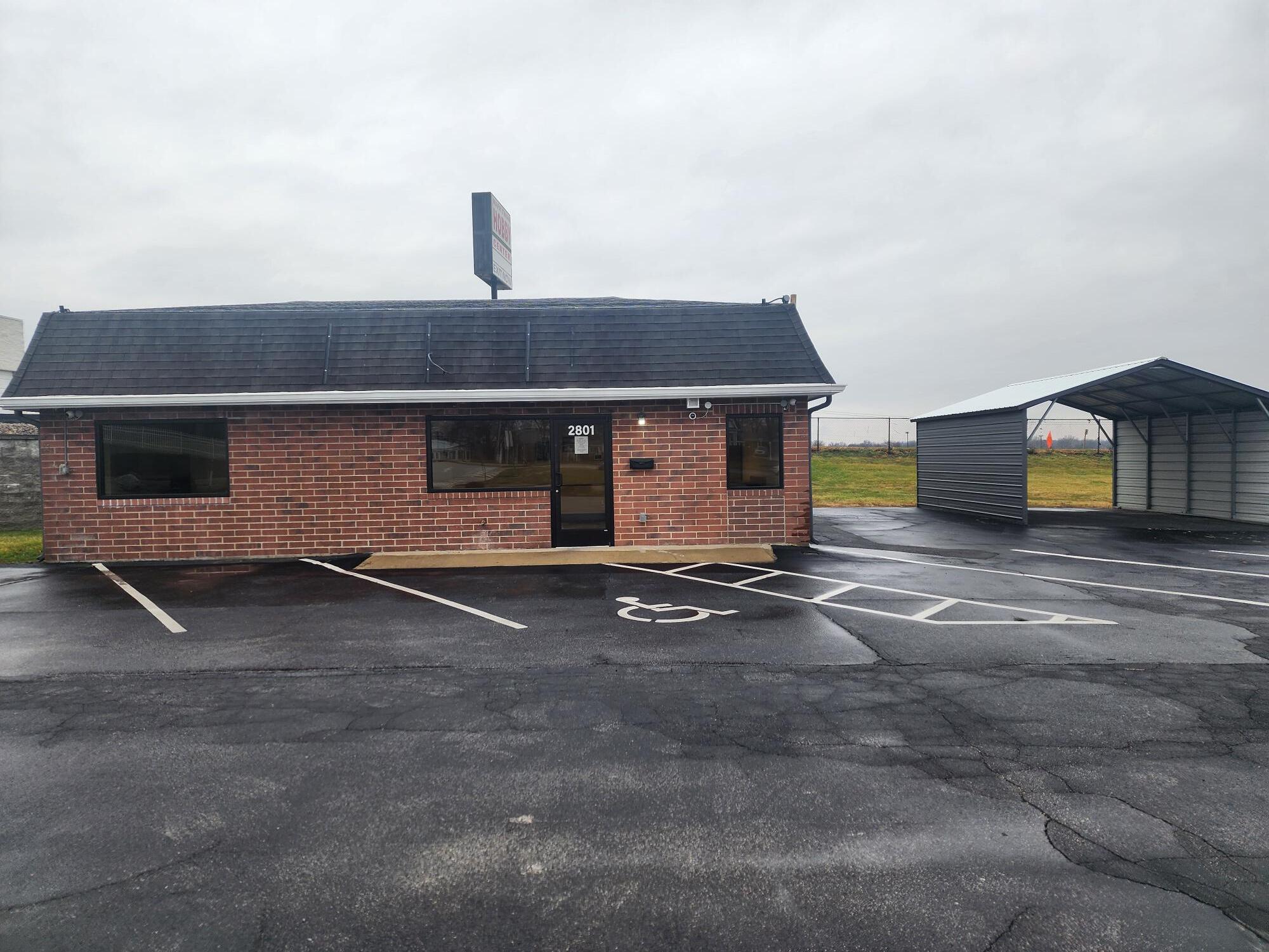 2801 W Clay St, Saint Charles, MO for lease Building Photo- Image 1 of 9