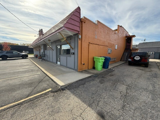 630 Woodward Ave, Rochester, MI for lease - Building Photo - Image 3 of 21