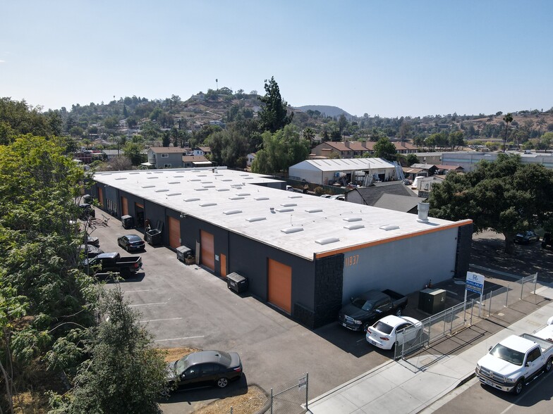 11937 Woodside Ave, Lakeside, CA for sale - Primary Photo - Image 1 of 1