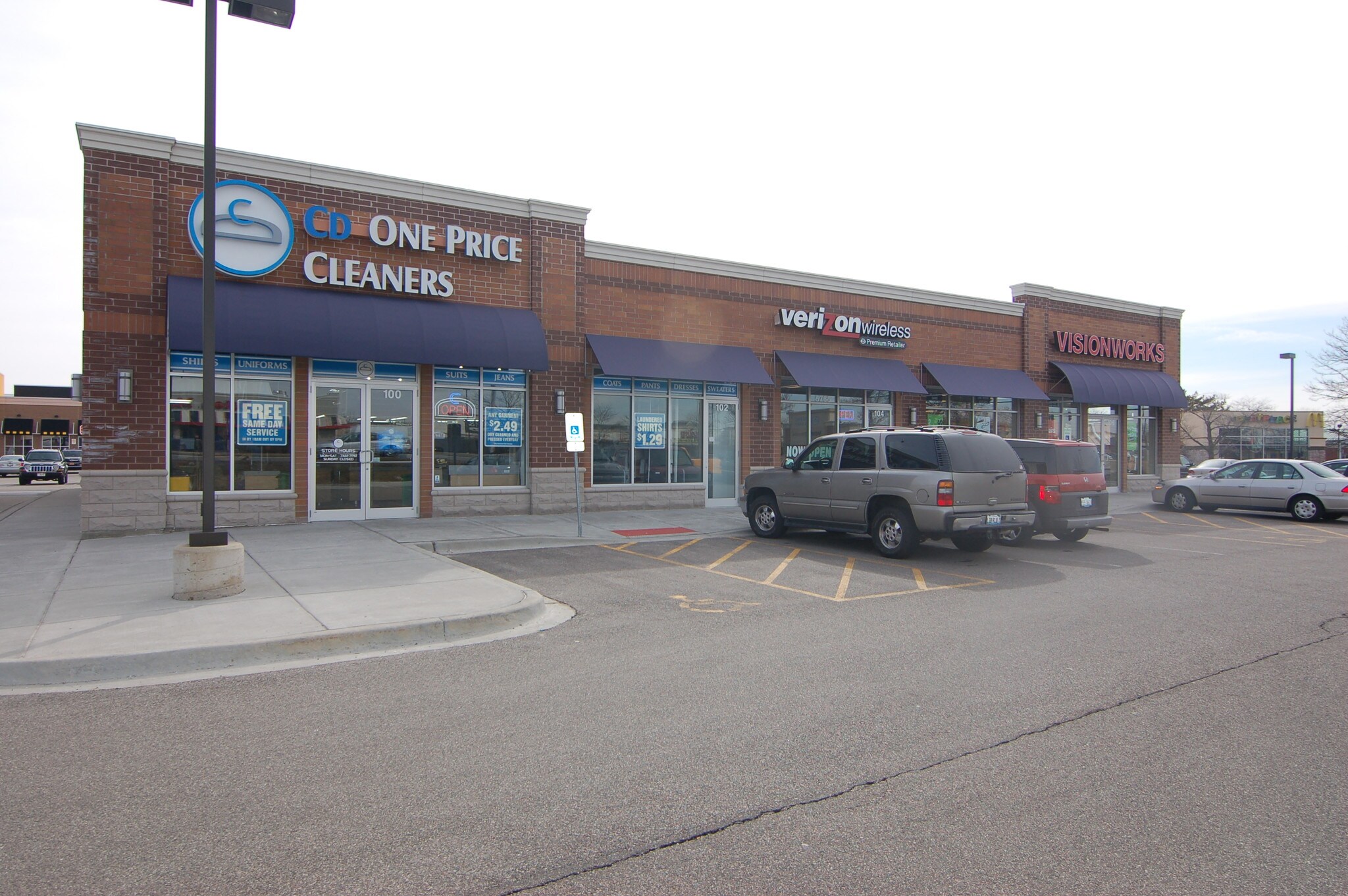 Retail in Crystal Lake, IL for sale Primary Photo- Image 1 of 1