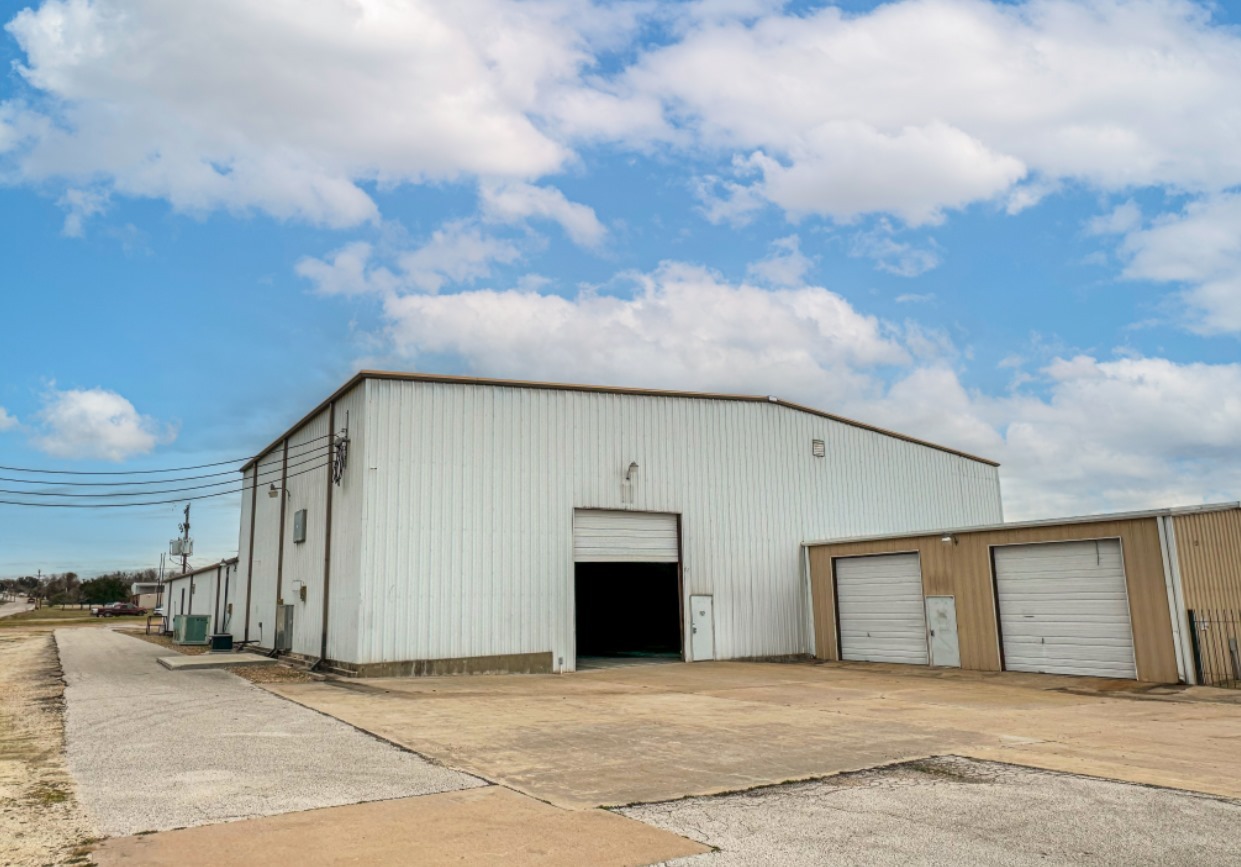 1701 Industrial Blvd, Brenham, TX for lease Building Photo- Image 1 of 10