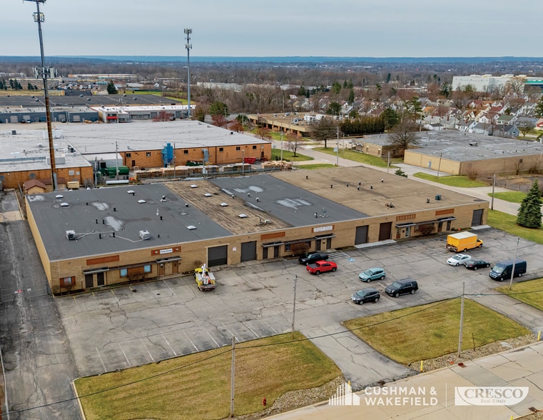 4335-4365 Cranwood Pky, Warrensville Heights, OH for lease - Building Photo - Image 3 of 6