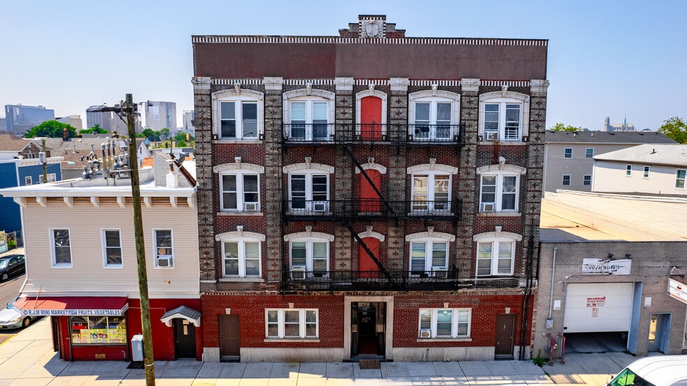 302-304 N 3rd St, Harrison, NJ for sale - Building Photo - Image 2 of 15