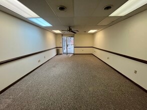 12284 Warwick Blvd, Newport News, VA for lease Lobby- Image 1 of 6