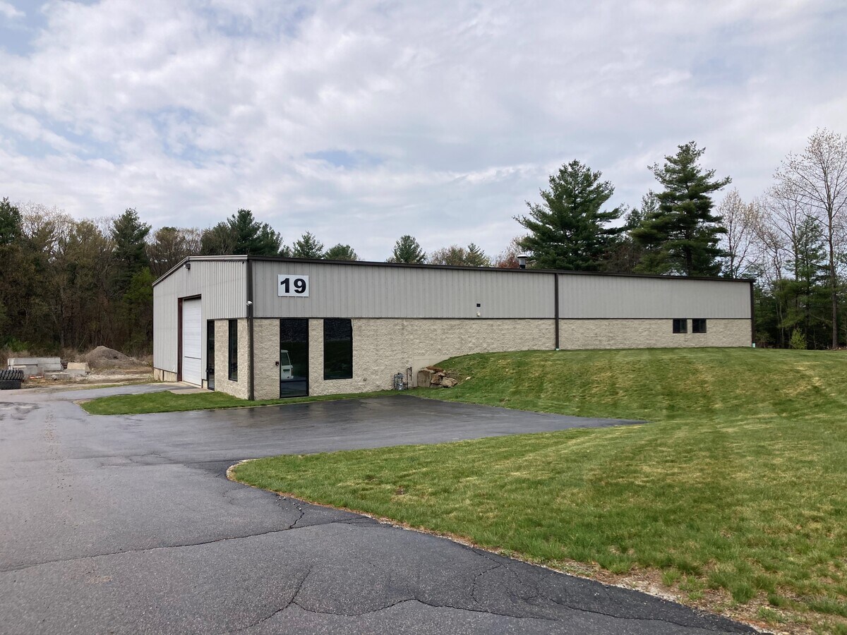 19 William Way, Bellingham, MA 02019