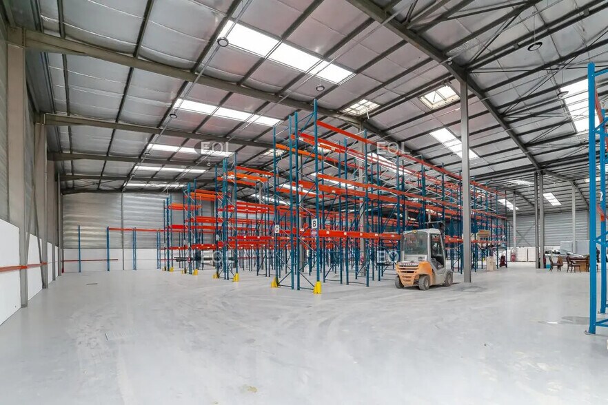 Flex in Dammartin-en-Goële for lease - Building Photo - Image 1 of 15