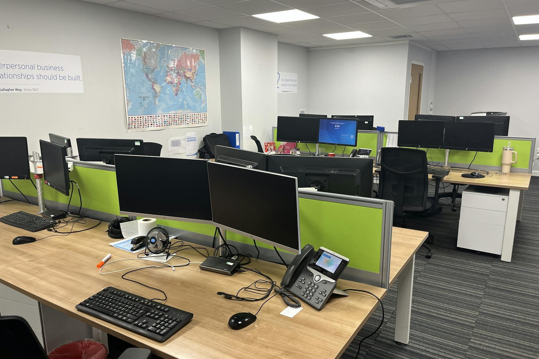 Test Ln, Southampton for lease Interior Photo- Image 1 of 7