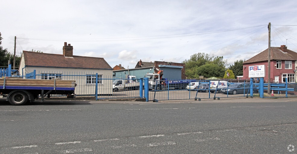 89 Spring Rd, Wolverhampton for lease - Primary Photo - Image 1 of 2