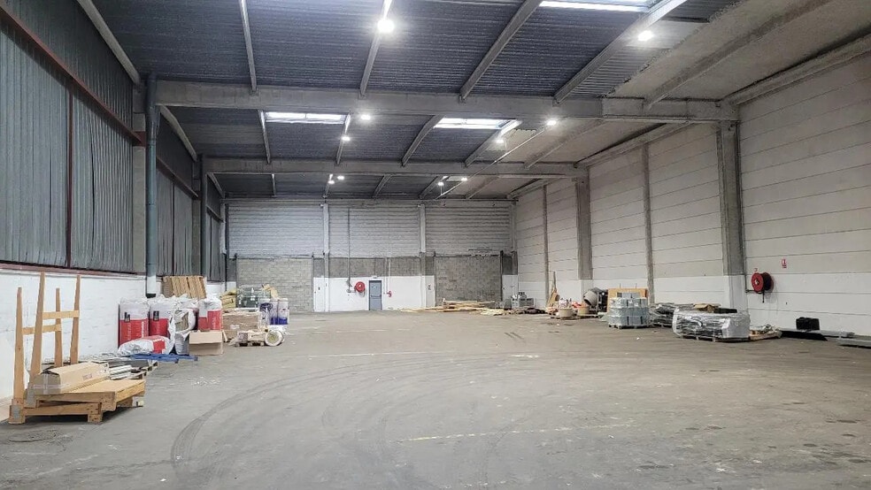 Flex in Rouen for lease - Building Photo - Image 2 of 6