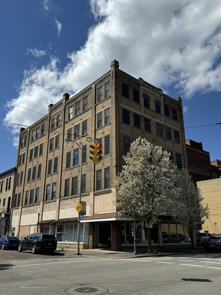 222 S 3rd St, Ironton, OH for sale - Primary Photo - Image 1 of 8