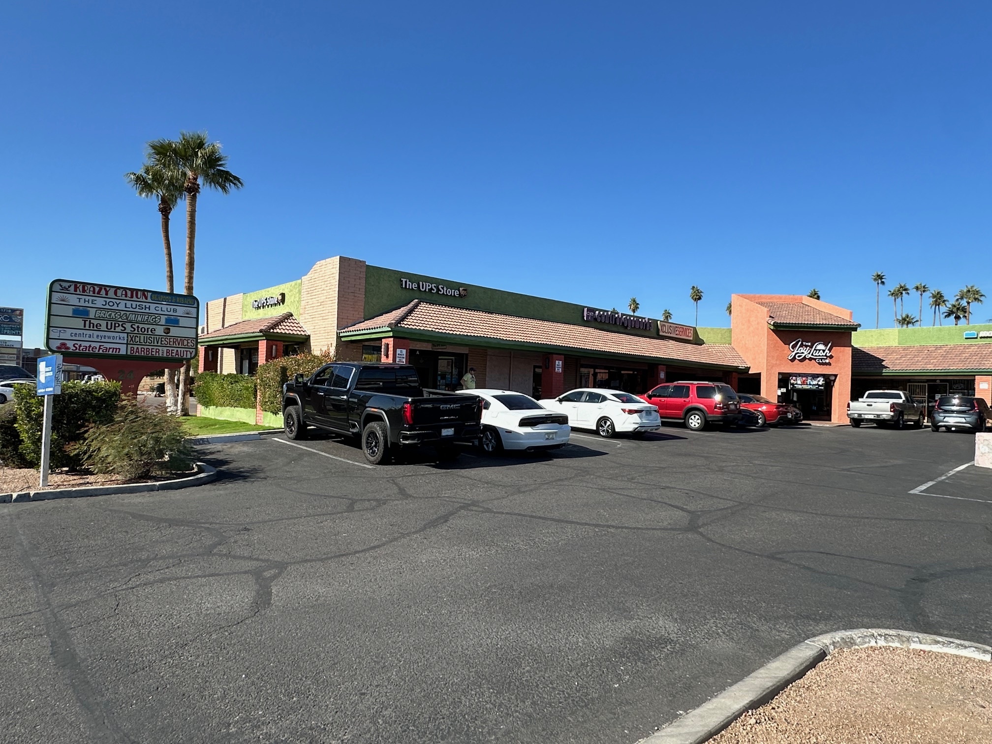 24 W Camelback Rd, Phoenix, AZ for lease Building Photo- Image 1 of 3