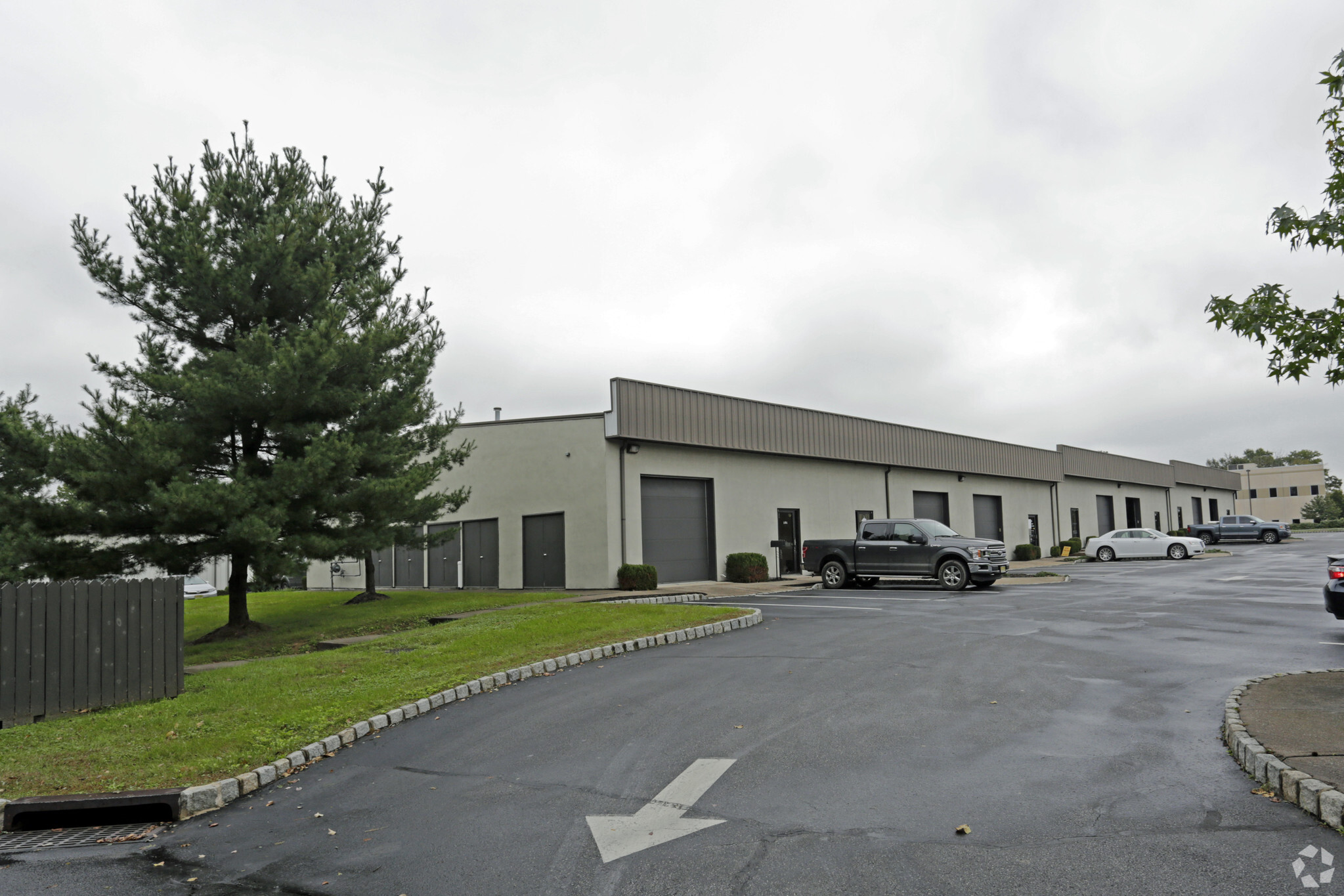 15 Minneakoning Rd, Flemington, NJ for lease Primary Photo- Image 1 of 8