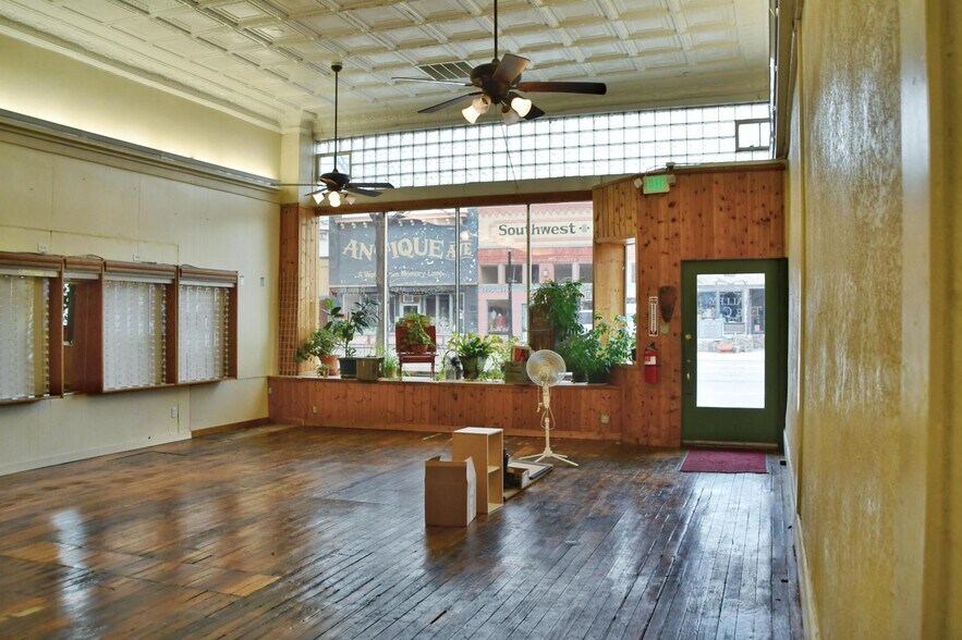 608 Main St, Walsenburg, CO for sale - Interior Photo - Image 1 of 1