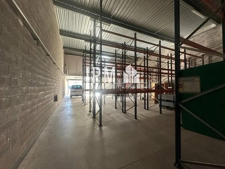 Flex in La Ciotat for lease - Interior Photo - Image 1 of 8