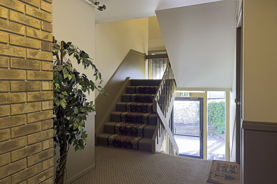 323 N Center St, Salt Lake City, UT for sale - Interior Photo - Image 3 of 6