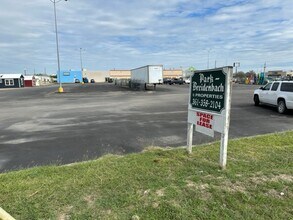 2500 N St Mary's, Beeville, TX for lease Building Photo- Image 2 of 8