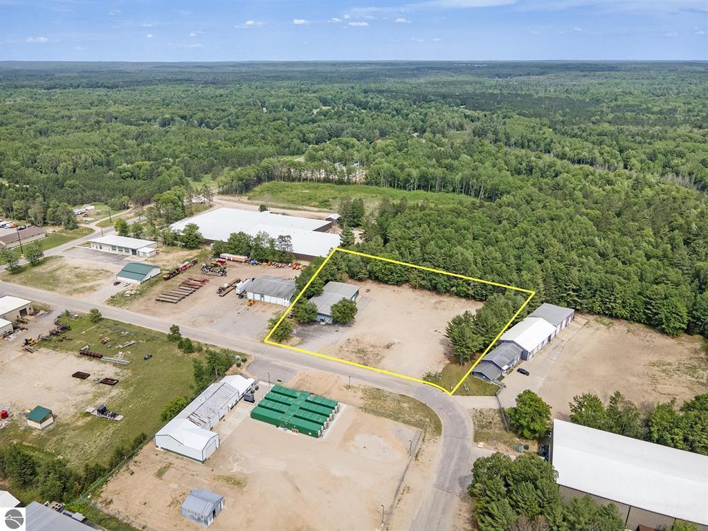 209 E Park Dr, Kalkaska, MI 49646