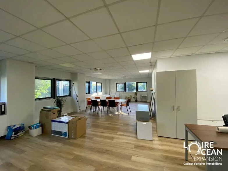 Office in Nantes for lease - Interior Photo - Image 1 of 3