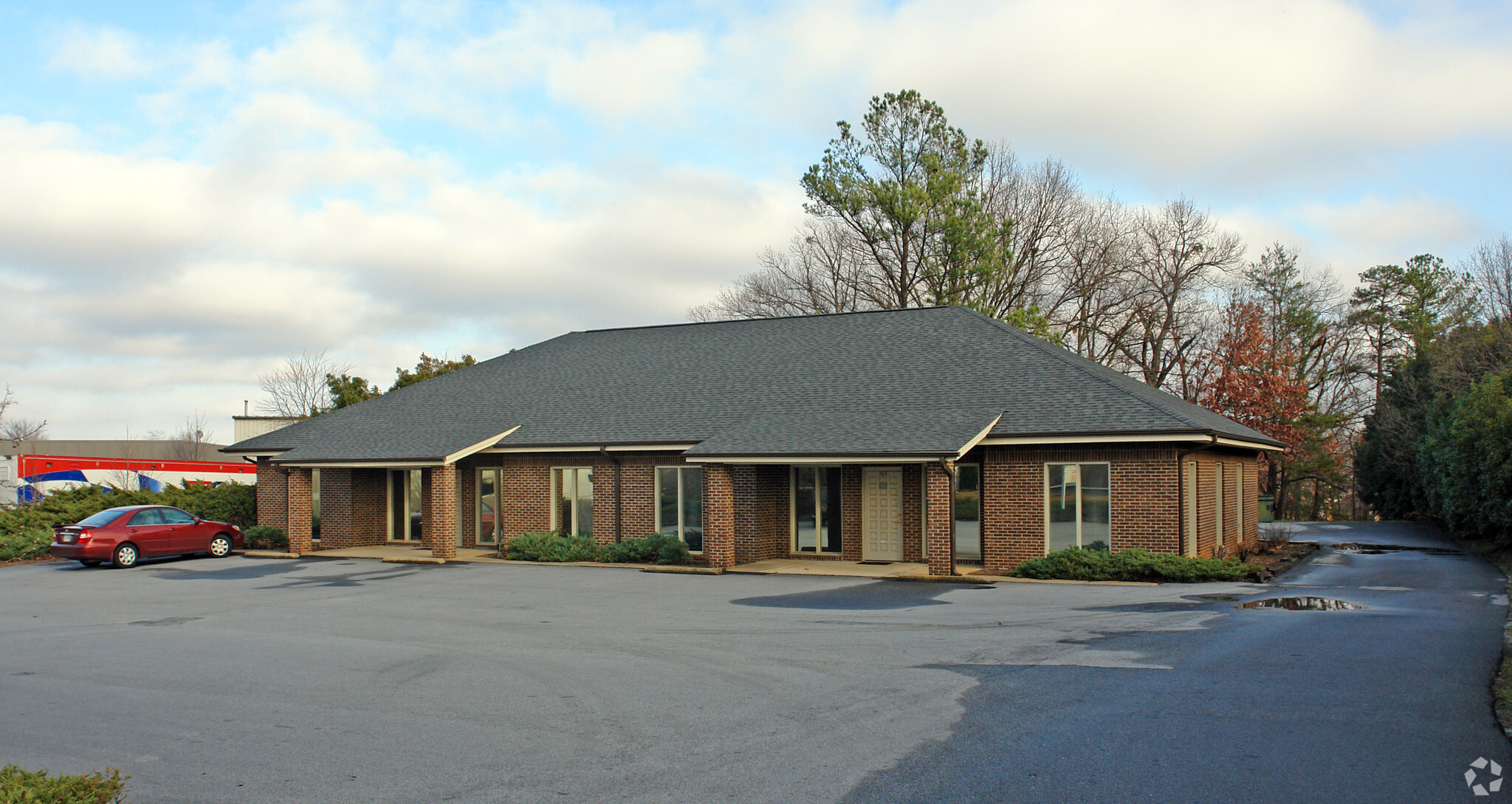 101-103 Smith Hines Rd, Greenville, SC for sale Primary Photo- Image 1 of 1