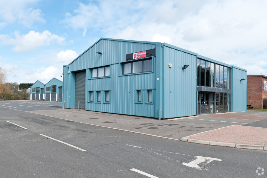 Valley Way, Market Harborough for lease - Primary Photo - Image 1 of 5