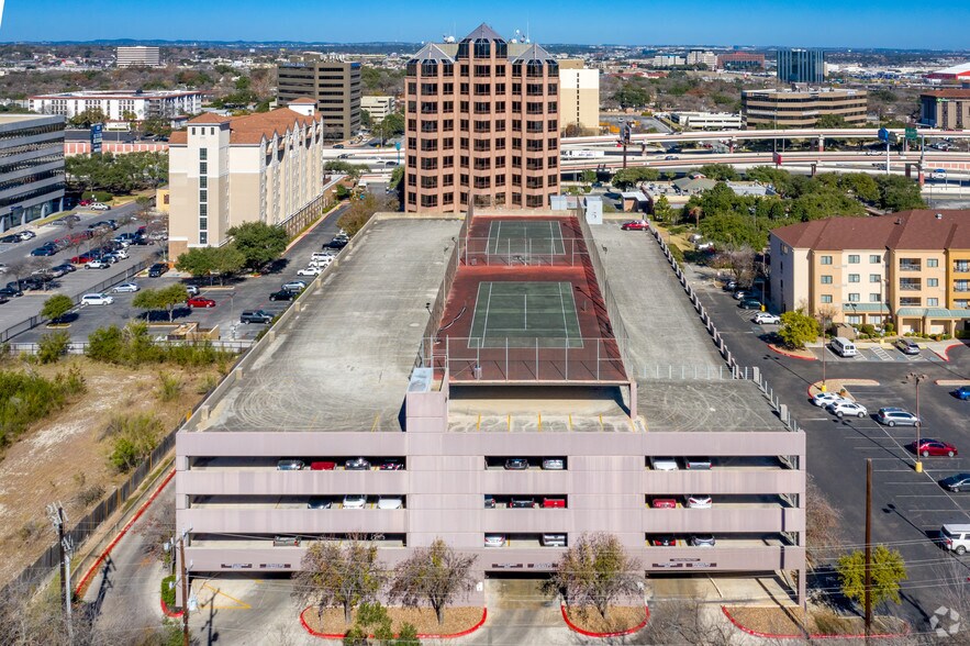 70 NE Loop 410, San Antonio, TX for lease - Building Photo - Image 2 of 17