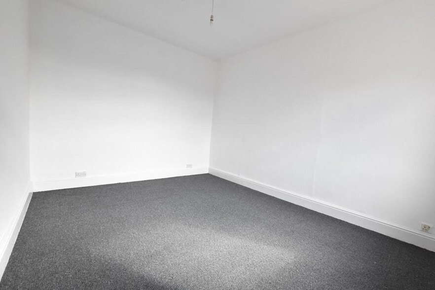 39 Doncaster Rd, Scunthorpe for sale - Building Photo - Image 3 of 8