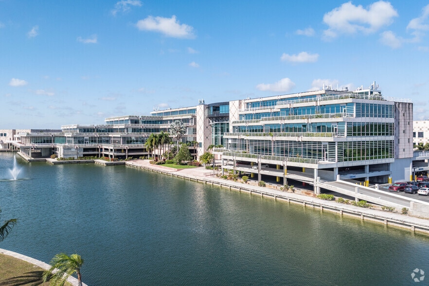 18001 Old Cutler Rd, Palmetto Bay, FL for lease - Primary Photo - Image 1 of 26