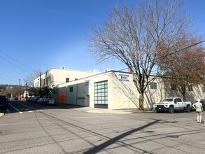 1431 NW 17th Ave, Portland, OR for lease Building Photo- Image 2 of 7