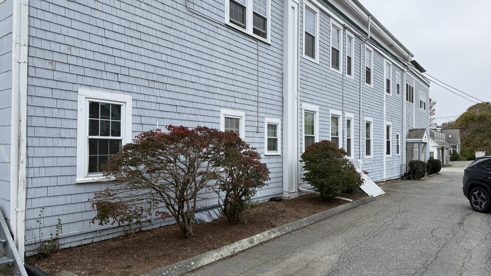 82 School St, Hyannis, MA for sale - Building Photo - Image 2 of 7