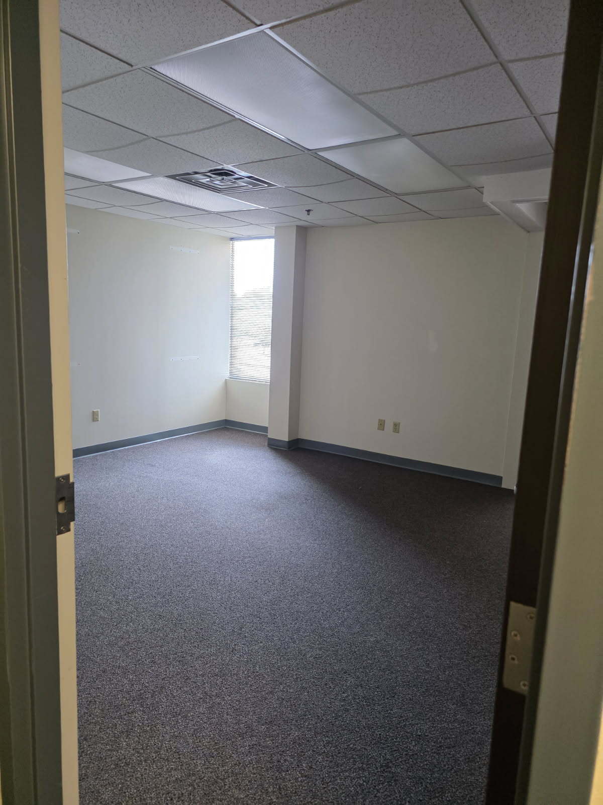 258 Corporate Dr, Madison, WI for lease Interior Photo- Image 1 of 4