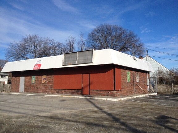 609 Killingly St, Johnston, RI for sale - Building Photo - Image 1 of 1