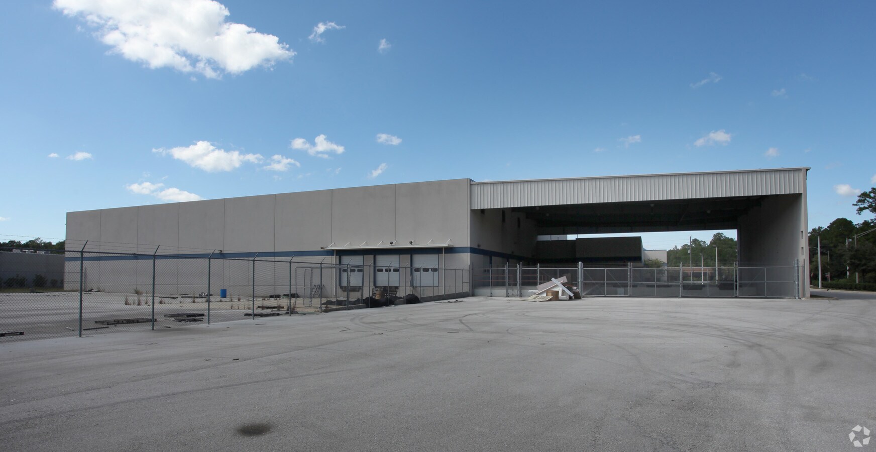 5300 Shad Rd, Jacksonville, FL 32257