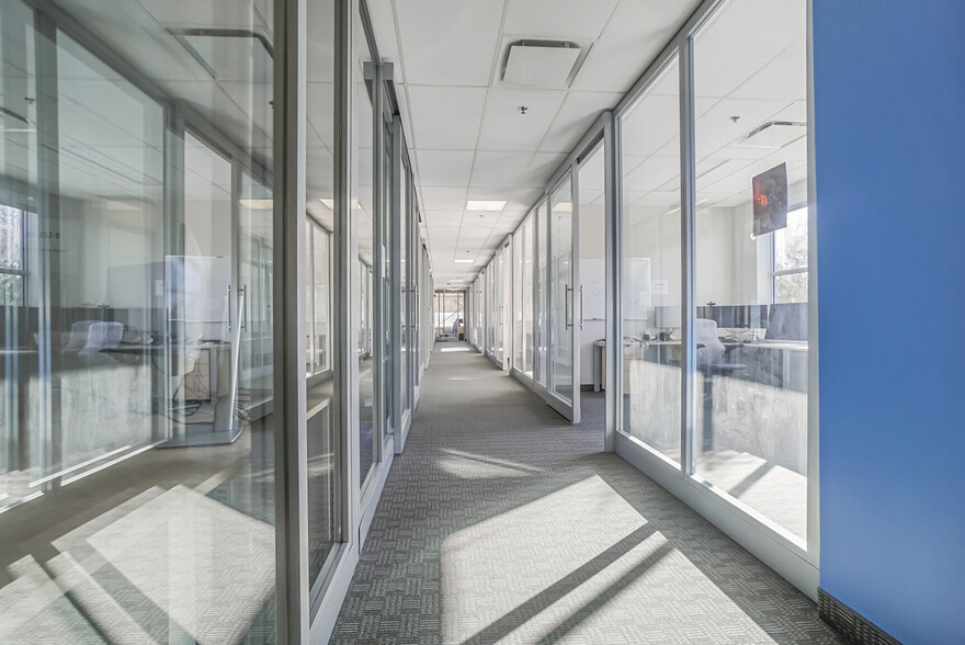 7150 Rue Albert-Einstein, Montréal, QC for lease - Building Photo - Image 2 of 17