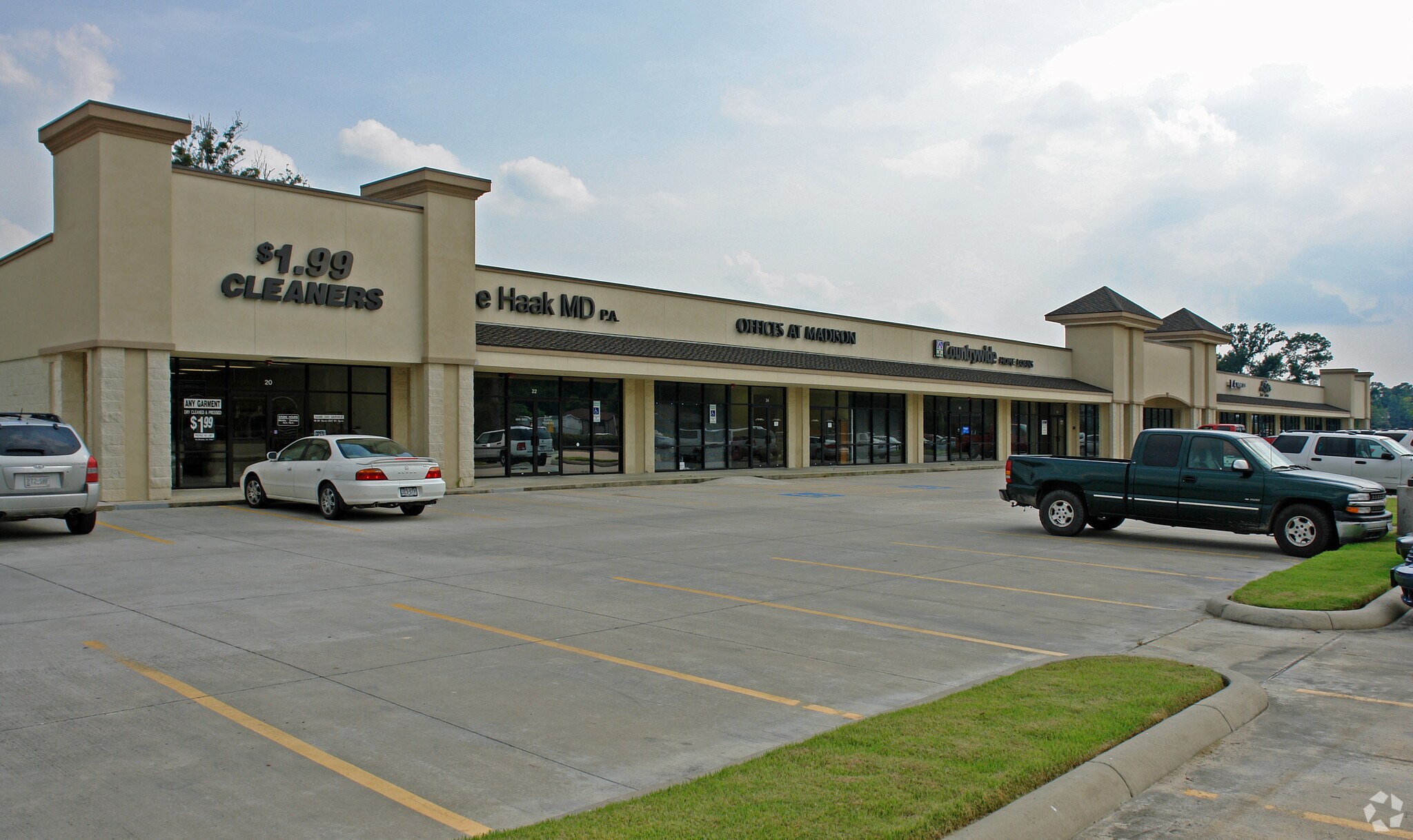 6755 Phelan Blvd, Beaumont, TX 77706 Madison Plaza