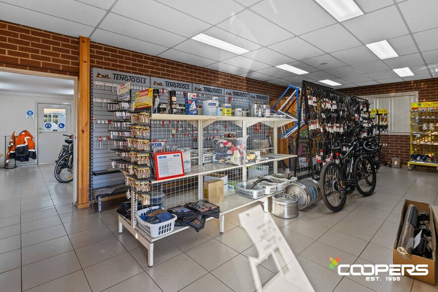 13 Reddrop St, Maddingley for sale - Interior Photo - Image 3 of 11