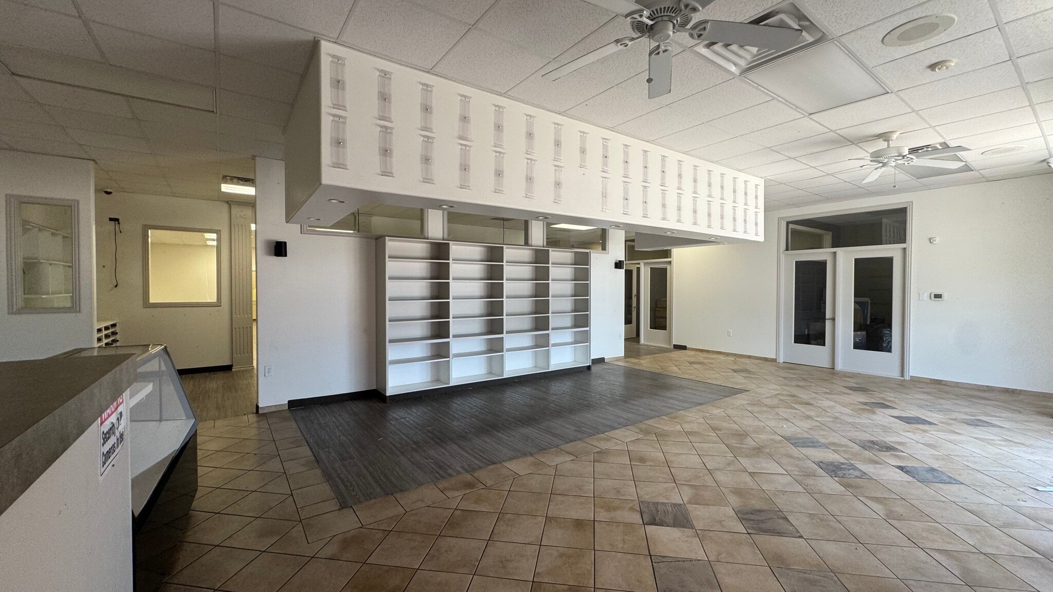 2417 S Stemmons Fwy, Lewisville, TX for lease Interior Photo- Image 1 of 6