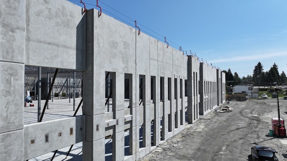 8716 Dewdney Trunk Rd, Mission, BC for lease - Building Photo - Image 2 of 3