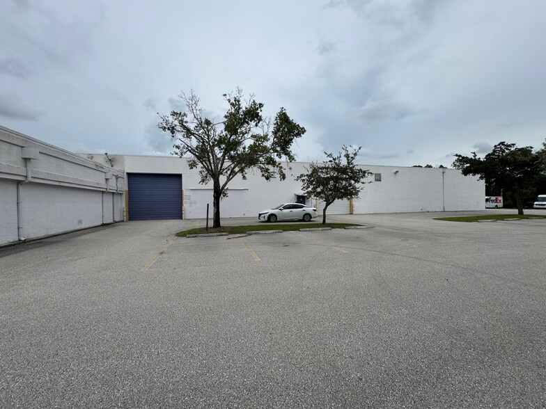 12501 Metro Pky, Fort Myers, FL for sale - Building Photo - Image 2 of 7